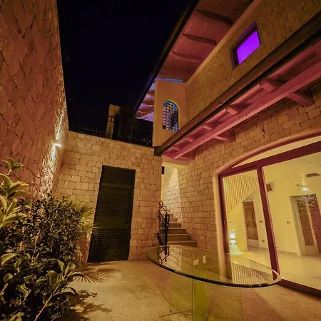 Villa Luxury House & Spa-3